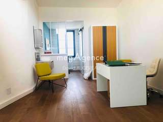 Bureaux et commerces 4 pièces