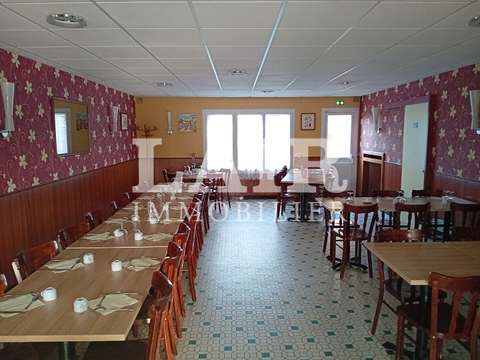 Bureaux et commerces 8 pièces