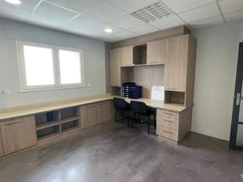 Bureaux et commerces 6 pièces