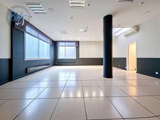 Bureaux et commerces 4 pièces