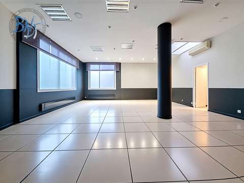 Bureaux et commerces 4 pièces