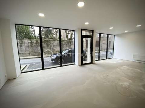 Bureaux et commerces 2 pièces