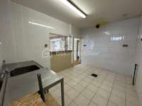 Bureaux et commerces 4 pièces