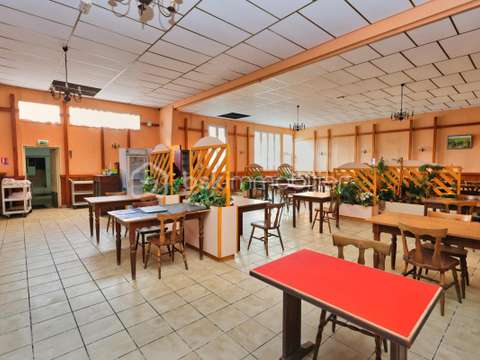 Bureaux et commerces 13 pièces