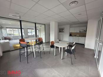 Bureaux et commerces 2 pièces Bureaux et commerces 2 pièces