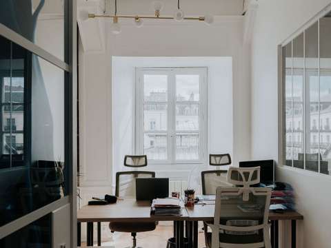 Bureaux et commerces 6 pièces