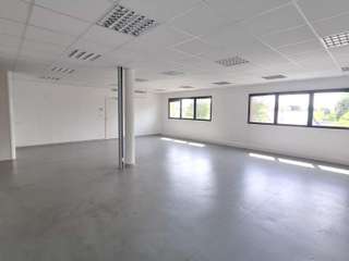 Bureaux et commerces 4 pièces