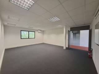Bureaux et commerces 4 pièces