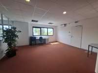 Bureaux et commerces 9 pièces