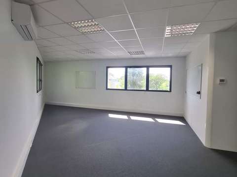 Bureaux et commerces 9 pièces Rennes Longs Champs 35
