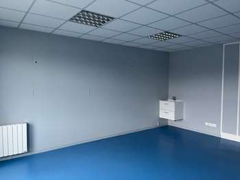 Bureaux et commerces 4 pièces