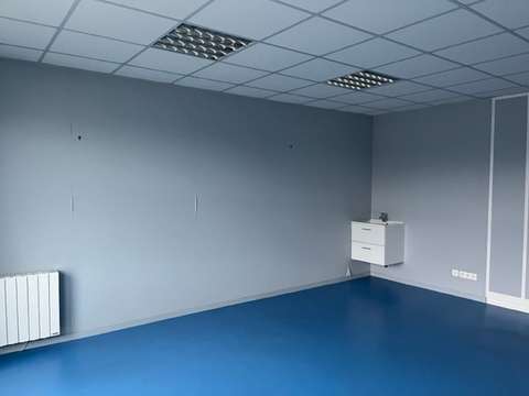 Bureaux et commerces 4 pièces