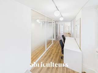 Bureaux et commerces 4 pièces