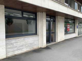 Bureaux et commerces 4 pièces