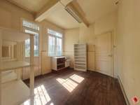 Bureaux et commerces 4 pièces