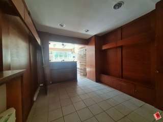 Bureaux et commerces 4 pièces