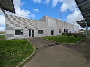 Vente Bureaux et commerces 1521 m&sup2;Saint-Étienne-en-Coglès
