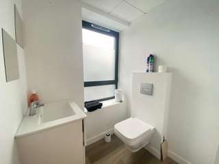 Bureaux et commerces 7 pièces