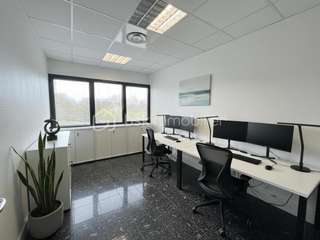 Bureaux et commerces 4 pièces
