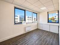 Bureaux et commerces 6 pièces