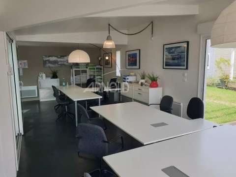 Bureaux et commerces 6 pièces