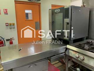 Bureaux et commerces 9 pièces