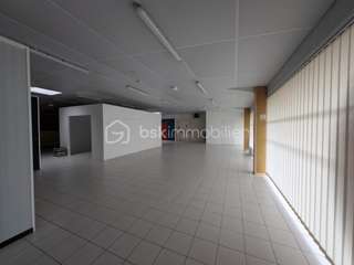 Bureaux et commerces 3 pièces Bureaux et commerces 3 pièces