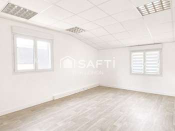 Vente Bureaux et commerces 57 m&sup2;Saint-Lyphard
