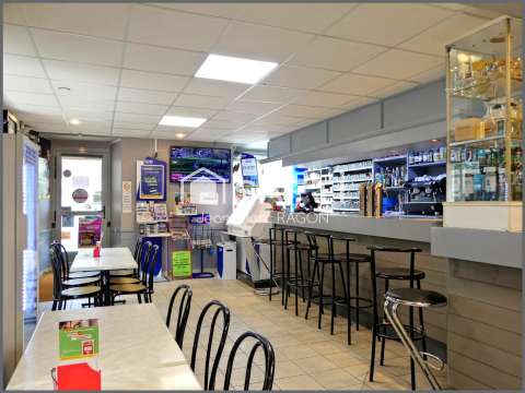 Bureaux et commerces 6 pièces