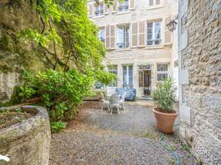 Bureaux et commerces 9 pièces