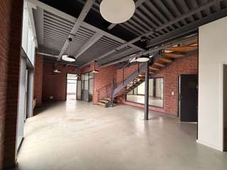 Bureaux et commerces 8 pièces