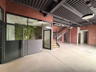 Bureaux et commerces 8 pièces