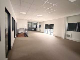 Bureaux et commerces 8 pièces