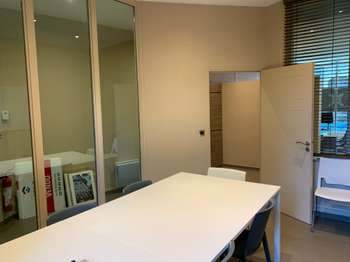 Bureaux et commerces 4 pièces