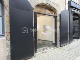 Bureaux et commerces 4 pièces Bureaux et commerces 4 pièces