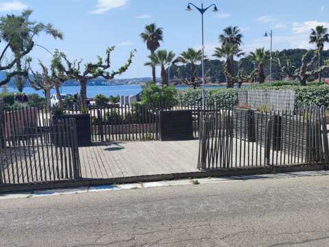 Bureaux et commerces Saint-Mandrier-sur-Mer 83