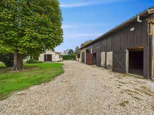 Photo Bureaux et commerces Saint-Médard-en-Jalles