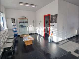 Bureaux et commerces 9 pièces