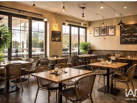 Bureaux et commerces Saint-Raphaël 83