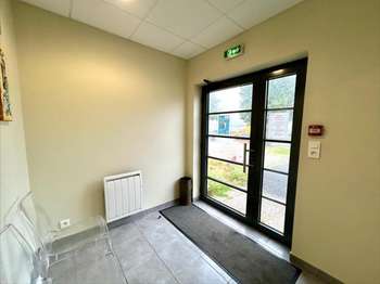 Bureaux et commerces 4 pièces Bureaux et commerces 4 pièces