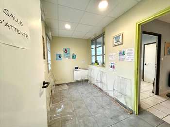 Bureaux et commerces 4 pièces Bureaux et commerces 4 pièces