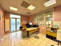 Bureaux et commerces 4 pièces Bureaux et commerces 4 pièces