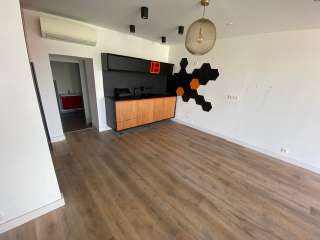 Bureaux et commerces 4 pièces