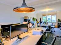Bureaux et commerces 11 pièces