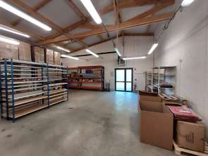 Vente Bureaux et commerces 731 m&sup2;Saint-Sulpice-le-Verdon