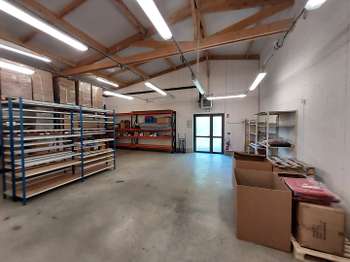 Bureaux et commerces Saint-Sulpice-le-Verdon 85