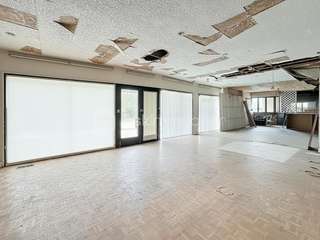 Bureaux et commerces 6 pièces