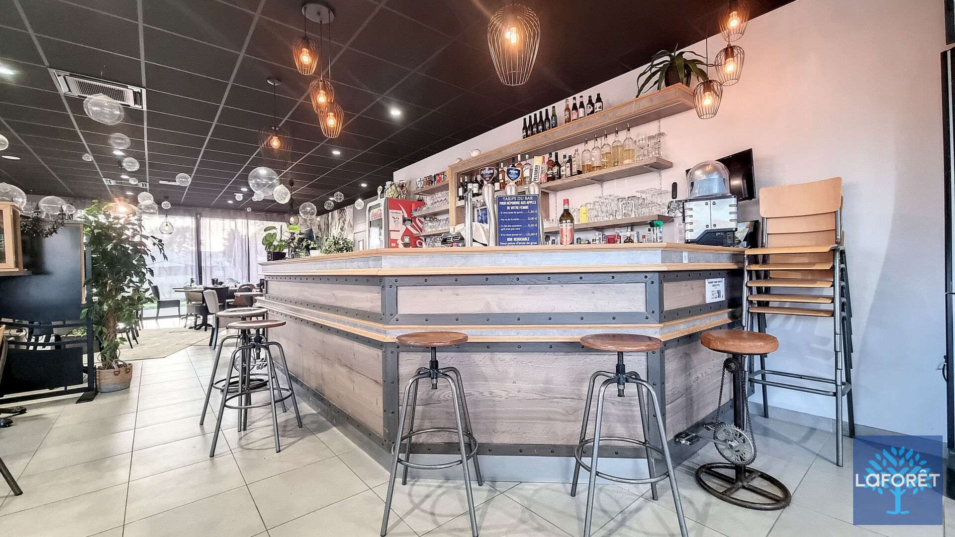 Vente Bureaux et commerces à Sainte-Flaive-des-Loups (85150) : à vendre