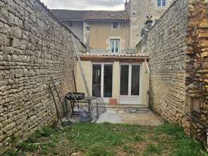 Vente Bureaux et commerces 102 m&sup2;Sauzé-Vaussais