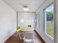 Bureaux et commerces 4 pièces